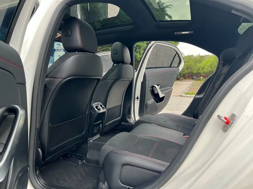 Mercedes-Benz A-Class A 2024 A 200 L Fashion
