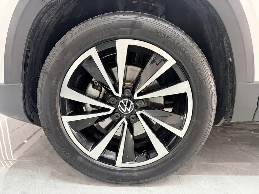Volkswagen Tharu — миниатюра 7