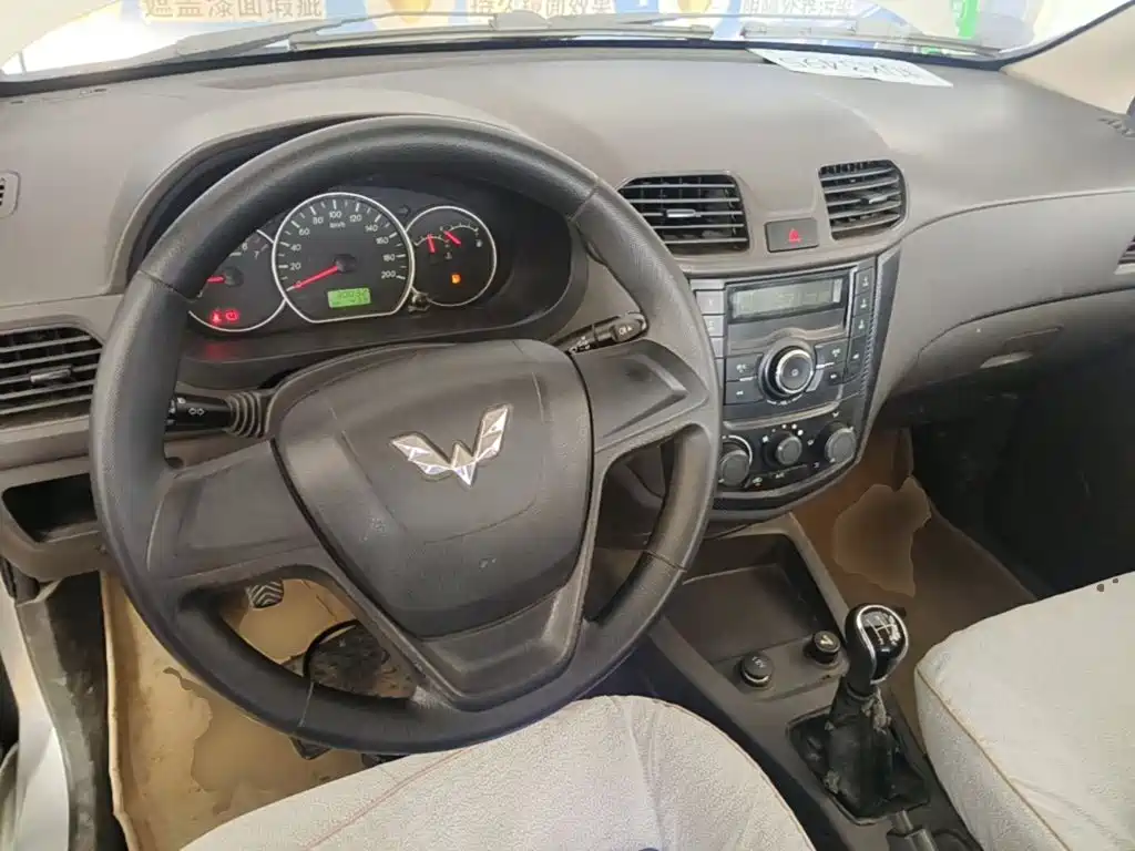 Wuling Hongguang — миниатюра 10