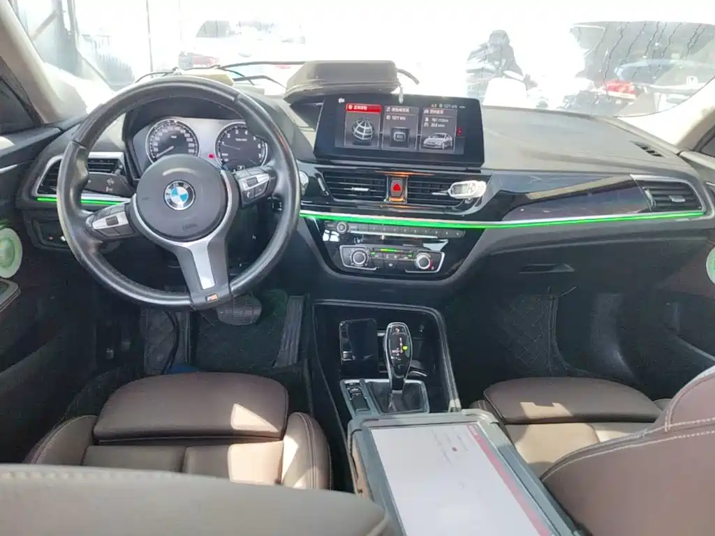 BMW 1 Series 2023 — фото 10