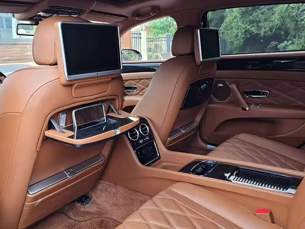 Bentley Flying Spur — миниатюра 7