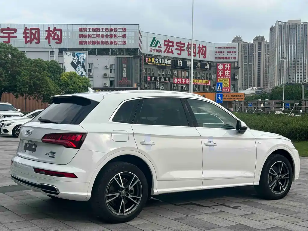 Audi Q5L 2018 40 TFSI Fashion V