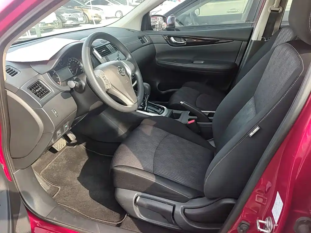 Nissan Tiida — миниатюра 15