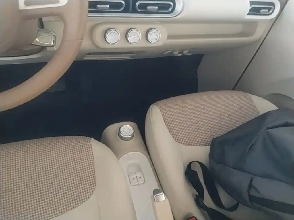 Wuling MINIEV — миниатюра 14