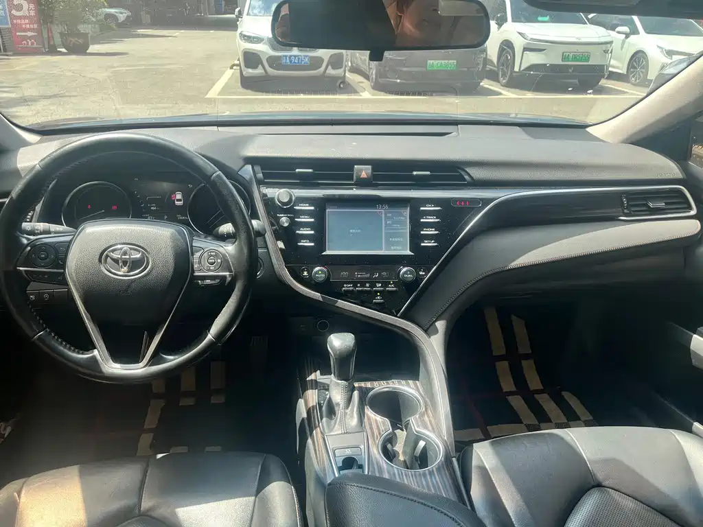 Toyota Camry — миниатюра 7