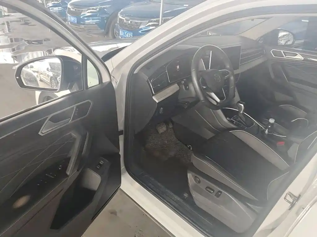Volkswagen Tiguan L — миниатюра 16