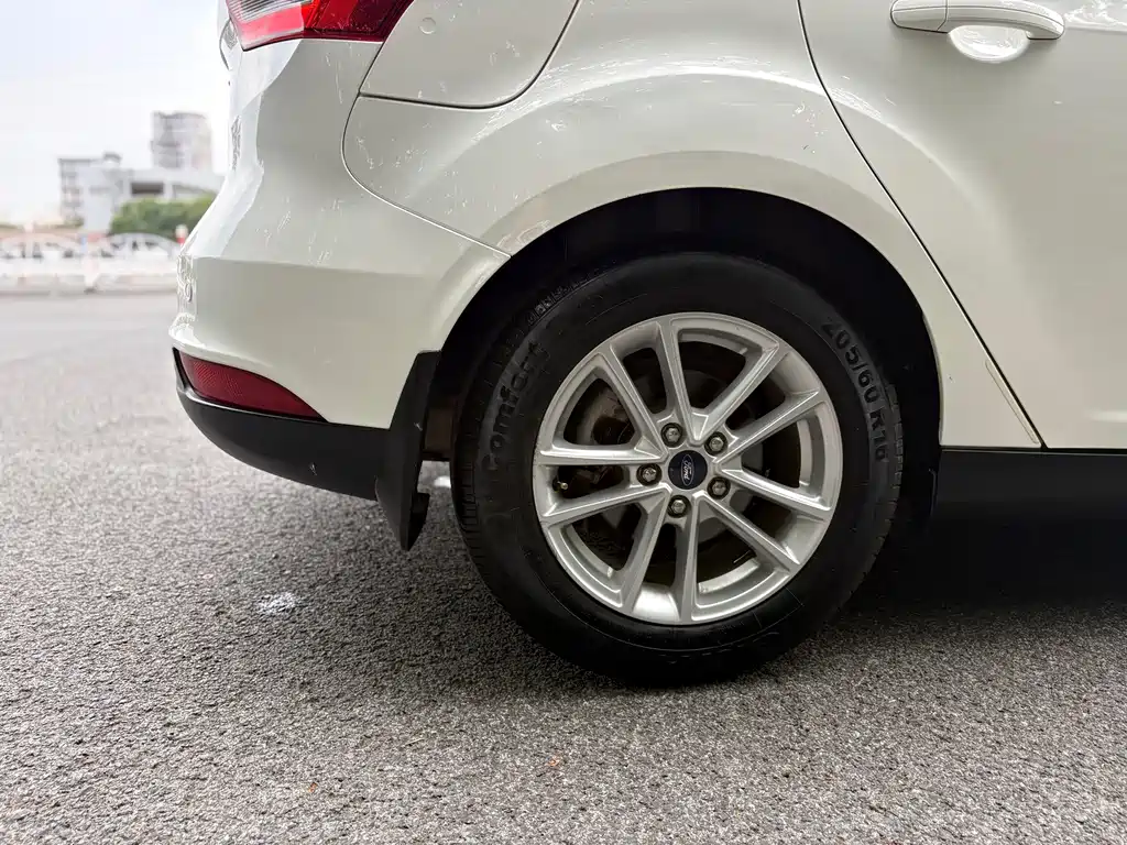 Ford Focus — миниатюра 16