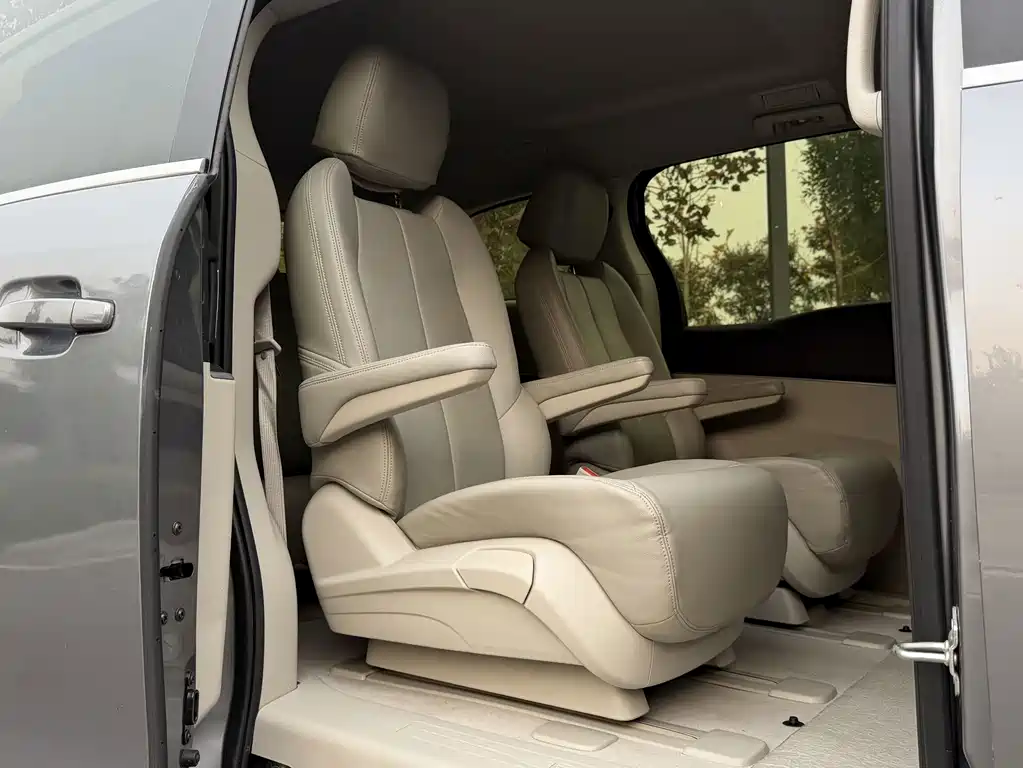 Buick GL8 — миниатюра 7