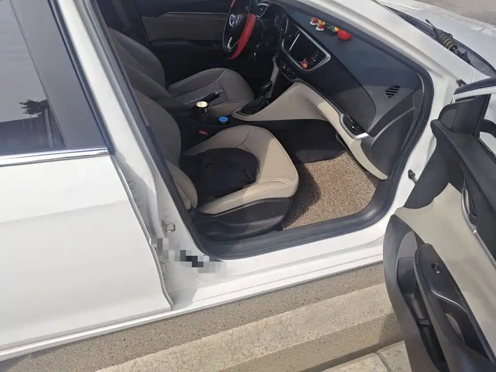 Buick Excelle — миниатюра 18