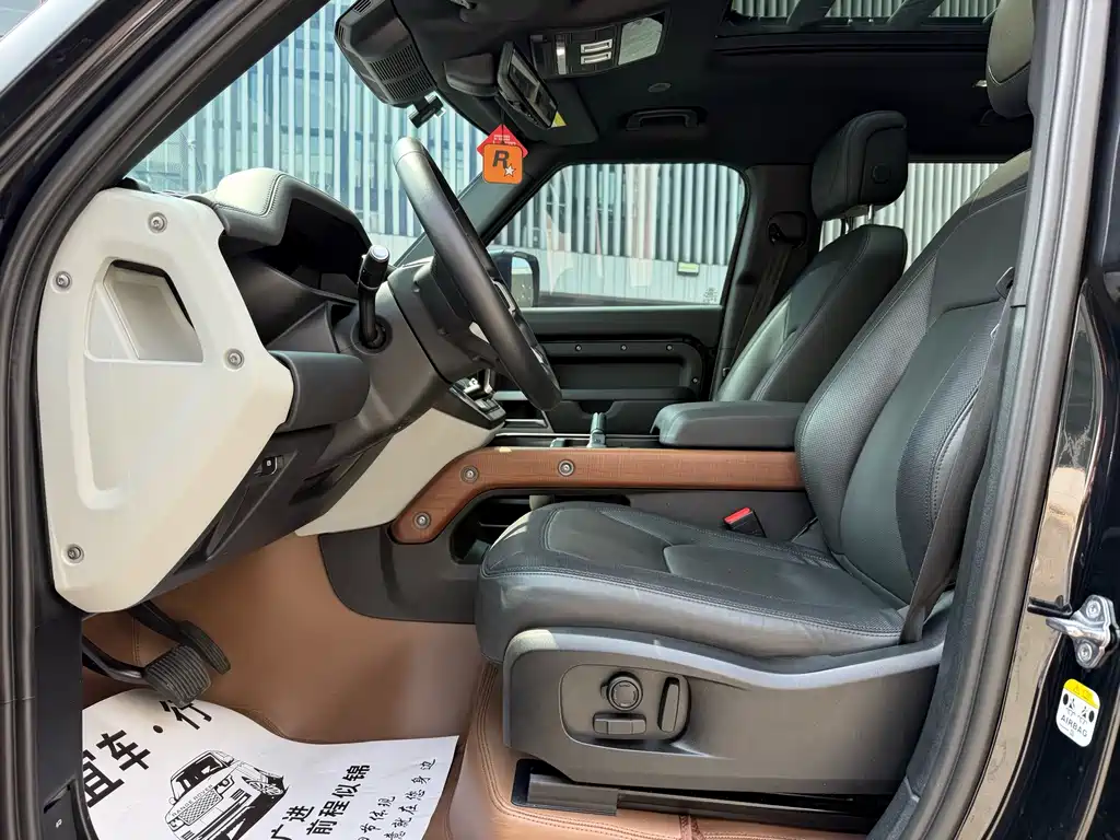 Land Rover Defender — миниатюра 3