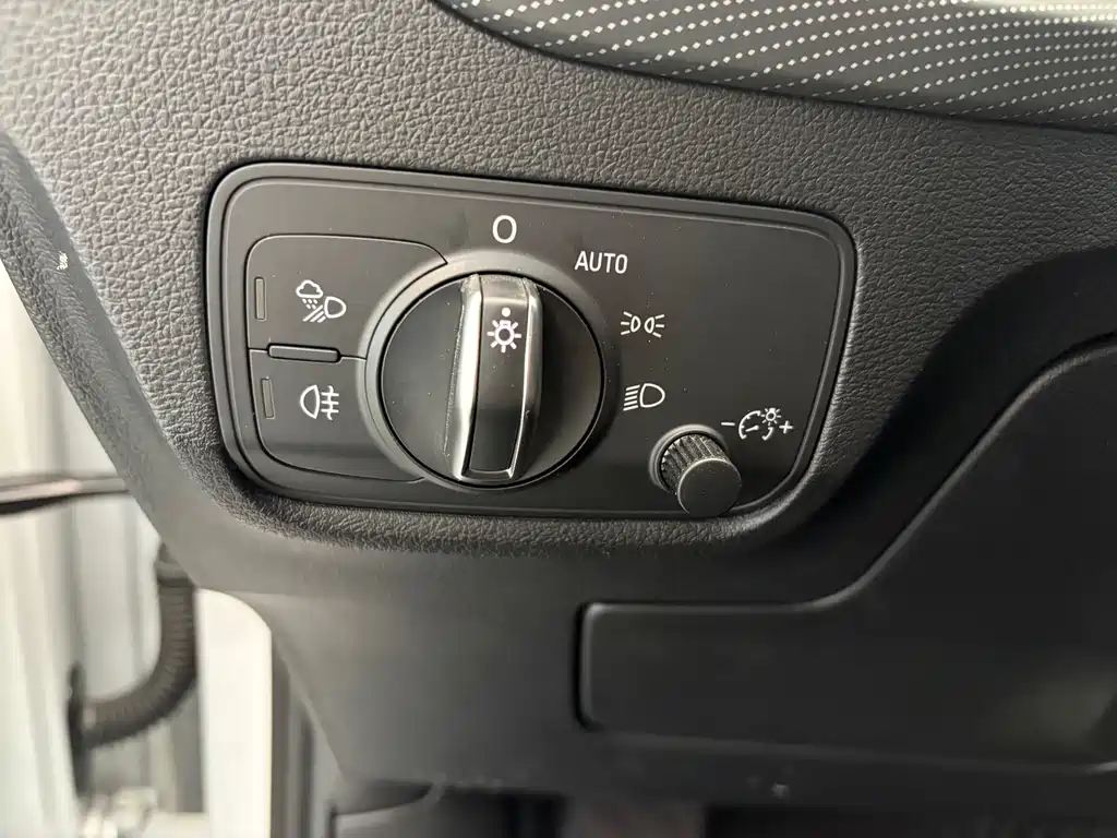 Audi Q2L 2024 35TFSI