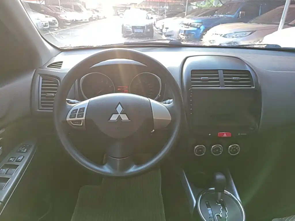 Mitsubishi ASX — миниатюра 11
