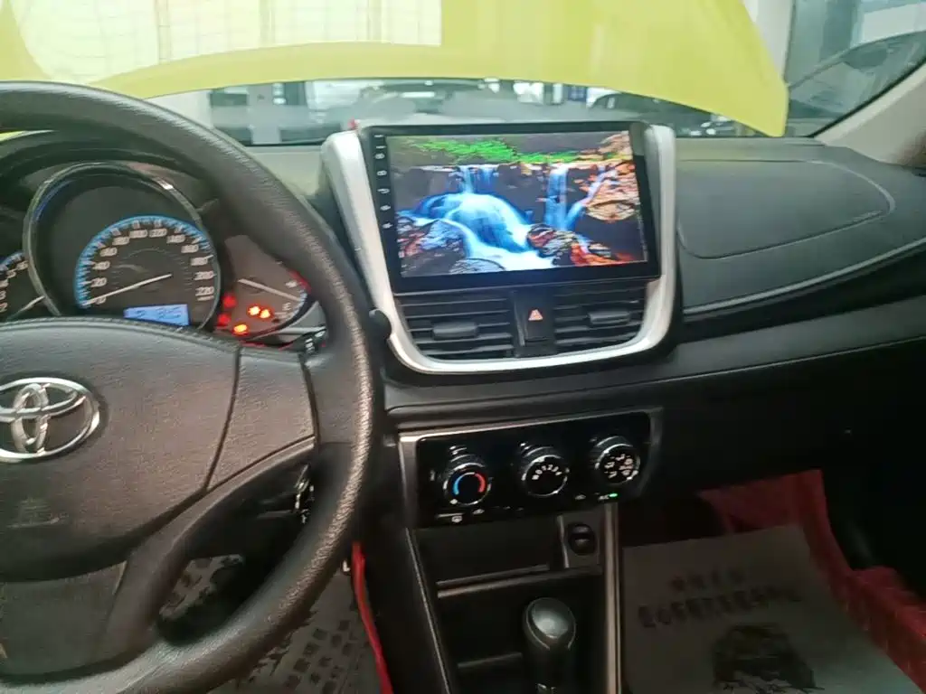 Toyota Yaris L — миниатюра 13