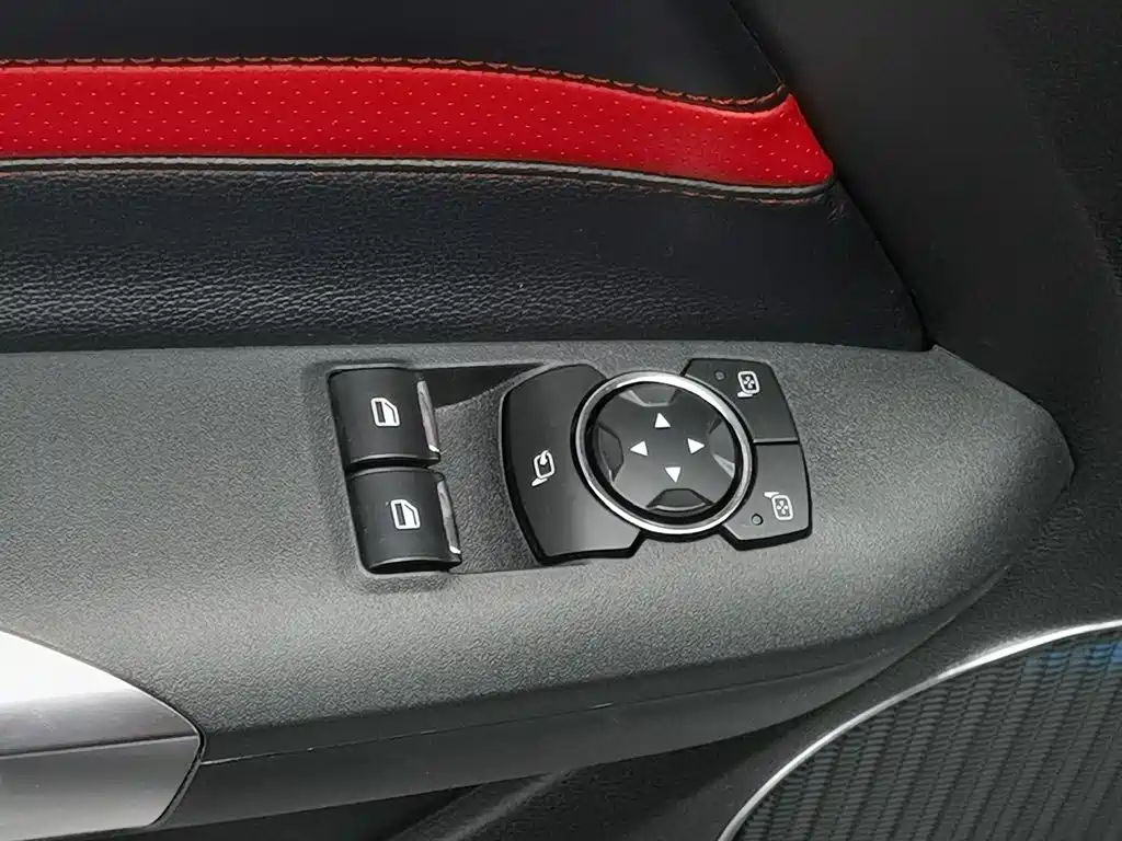Ford Mustang — миниатюра 9