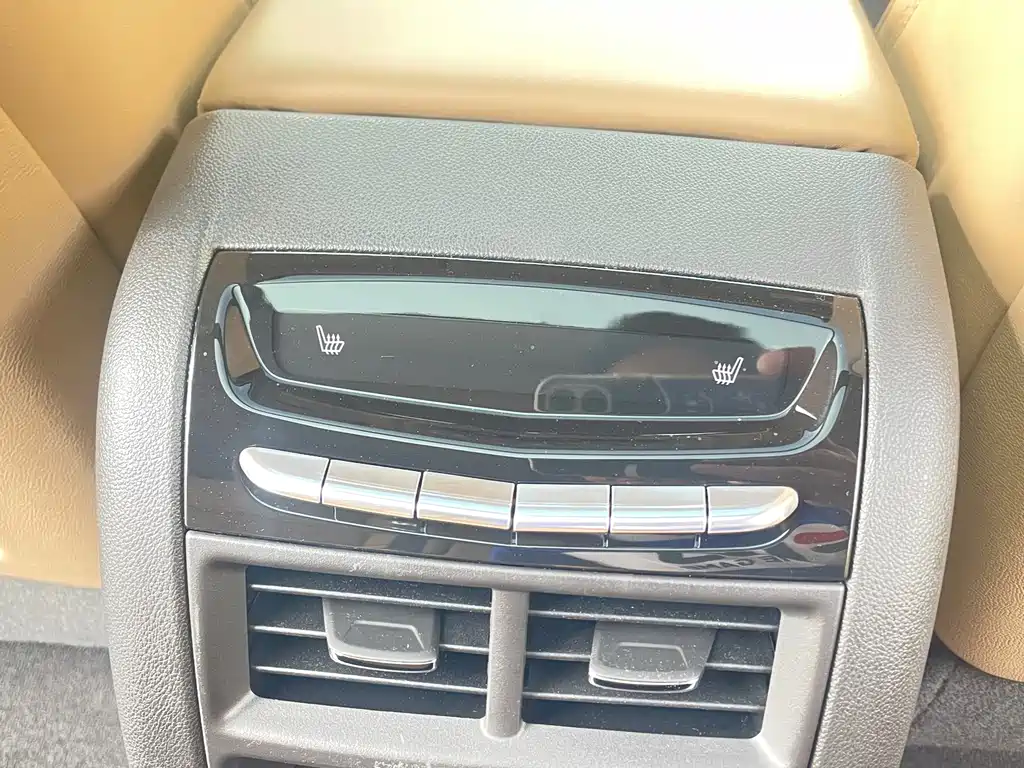 Cadillac XT5 — миниатюра 8