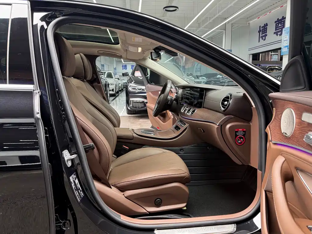 Mercedes-Benz E-Class — миниатюра 15