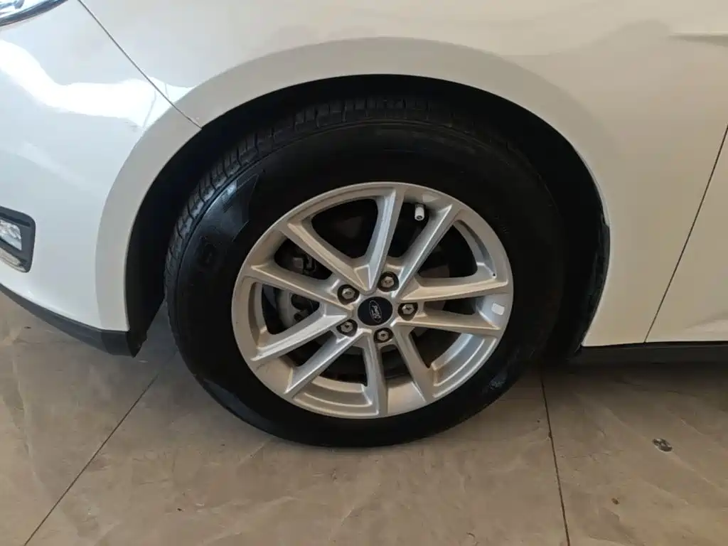 Ford Focus — миниатюра 23