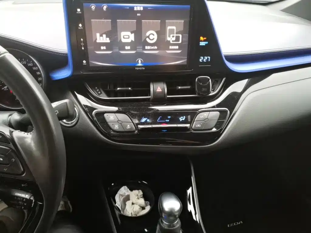 Toyota IZOA — миниатюра 6