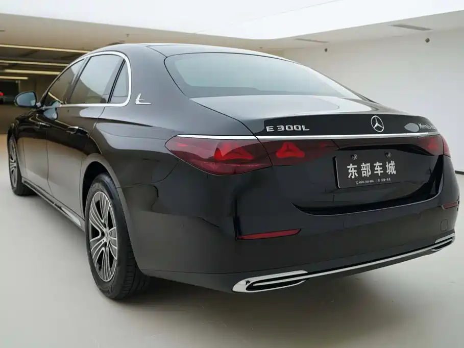 Mercedes-Benz E-Class — миниатюра 4