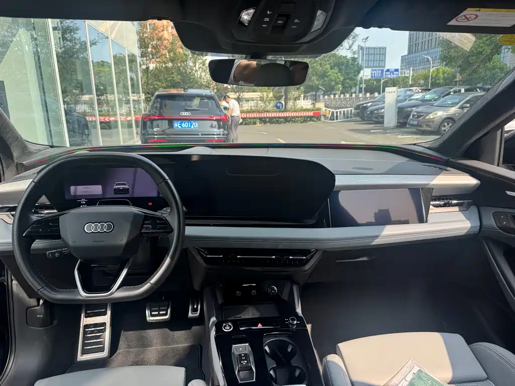 Audi Q6L e-tron — миниатюра 5