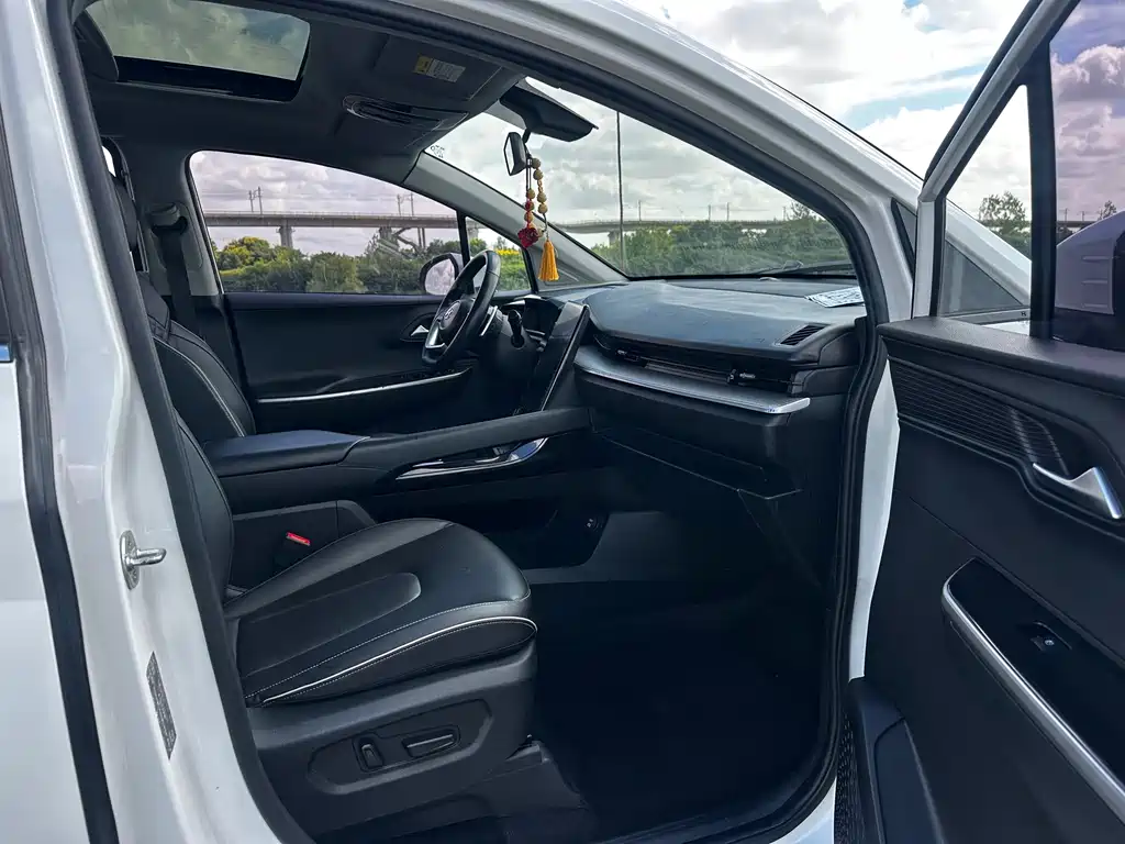 Hyundai Custo — миниатюра 14