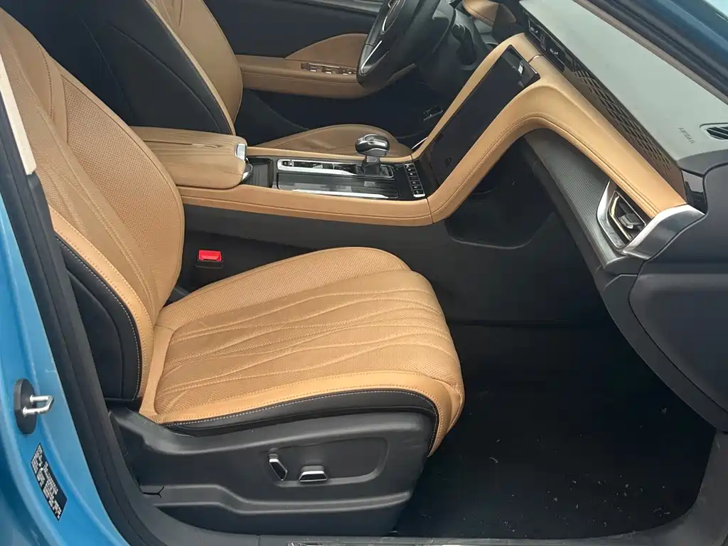 Hongqi Hongqi H5 — миниатюра 9
