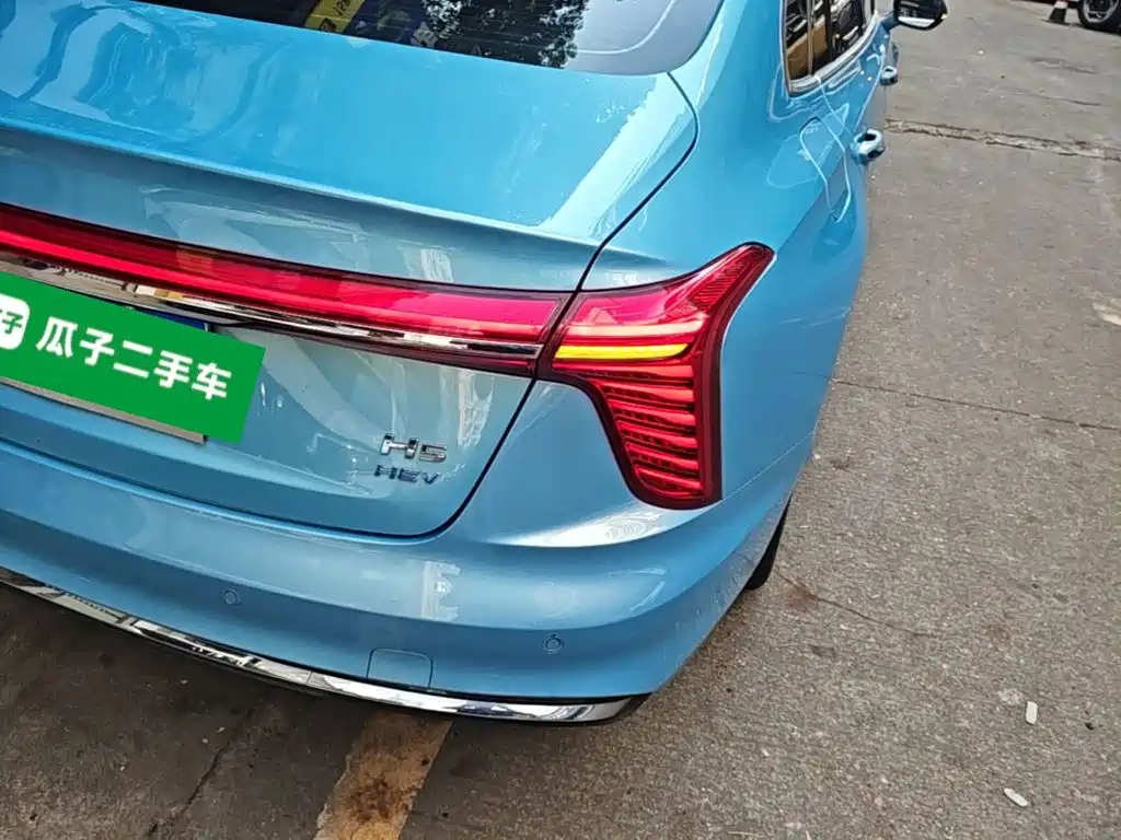 Hongqi Hongqi H5 — миниатюра 8