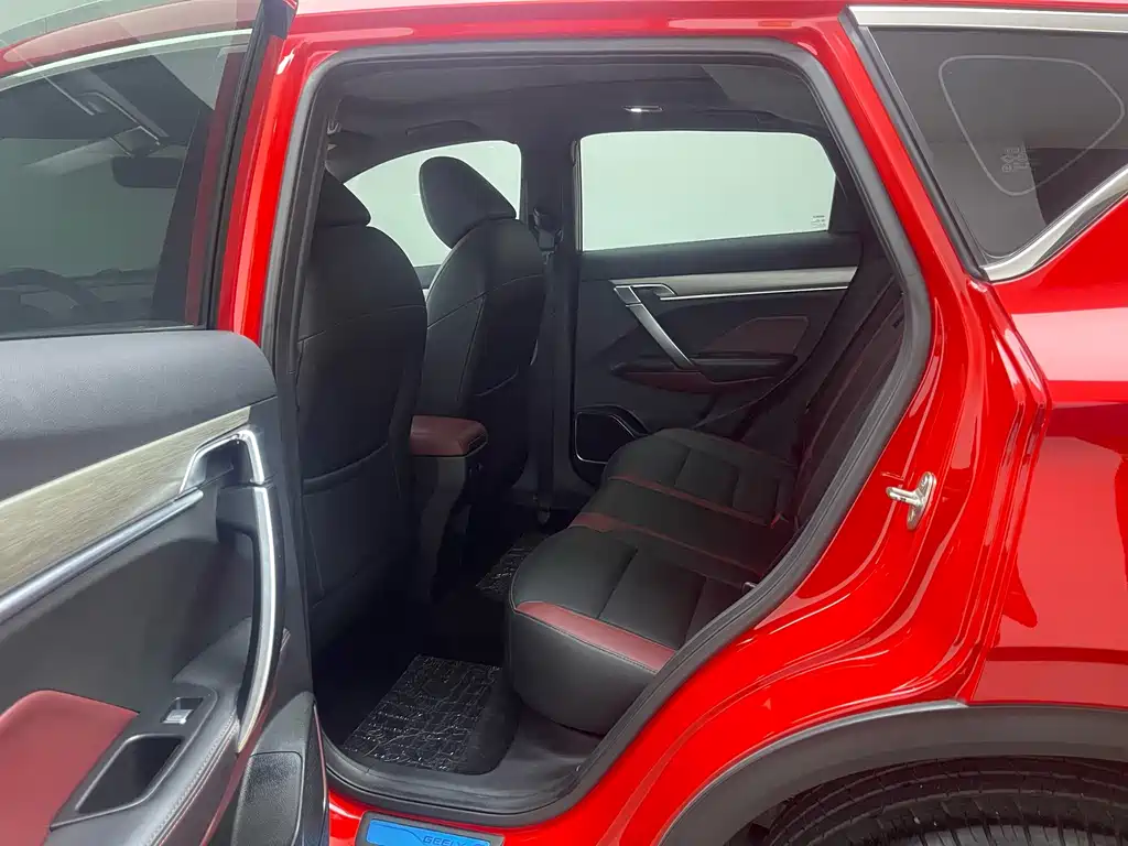 Geely Binyue — миниатюра 12