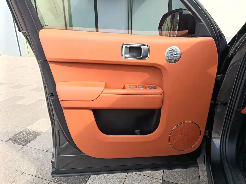 Li Auto Li L8 — миниатюра 8