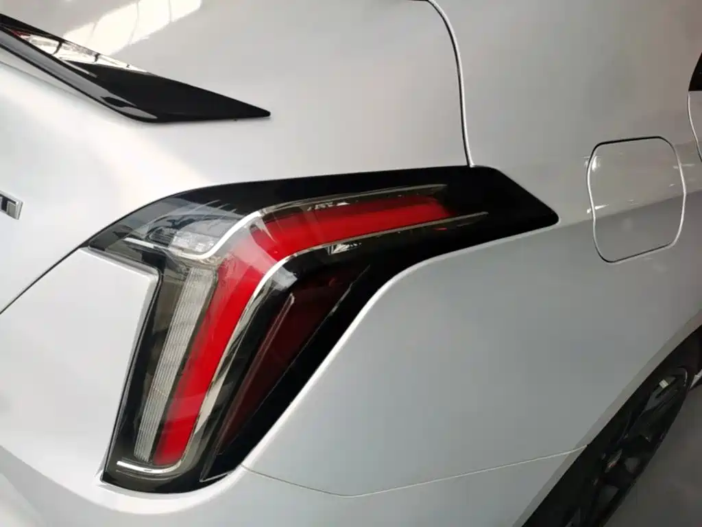 Cadillac CT4 — миниатюра 8
