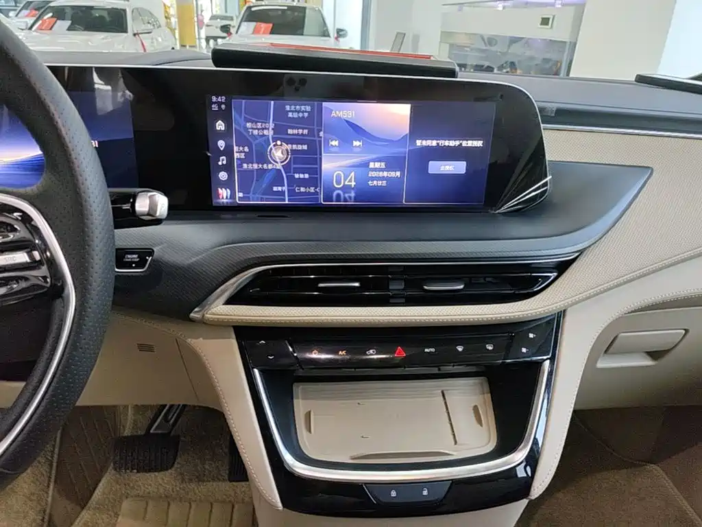 Buick GL8 Hybrid — миниатюра 13