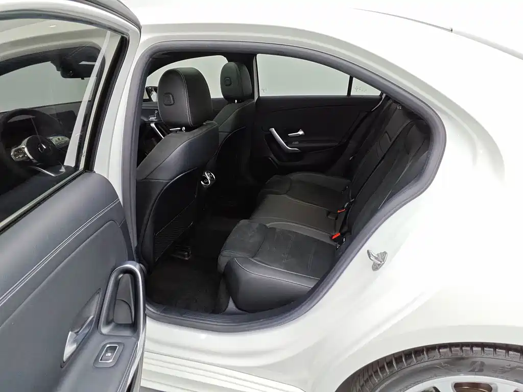 Mercedes-Benz A-Class — миниатюра 13