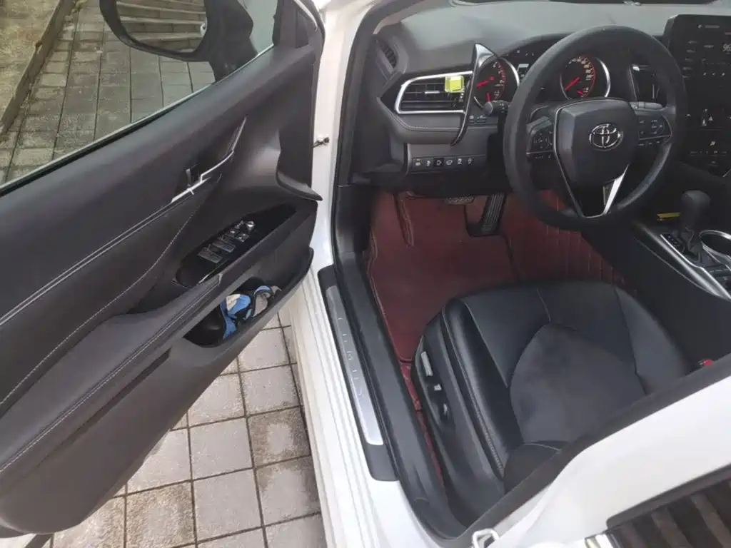 Toyota Camry — миниатюра 16