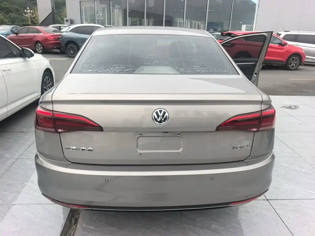 Volkswagen Bora — миниатюра 6
