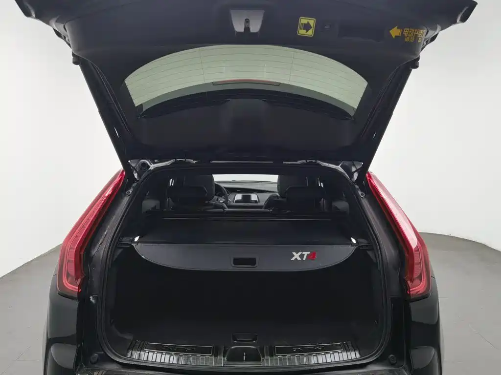 Cadillac XT4 — миниатюра 16
