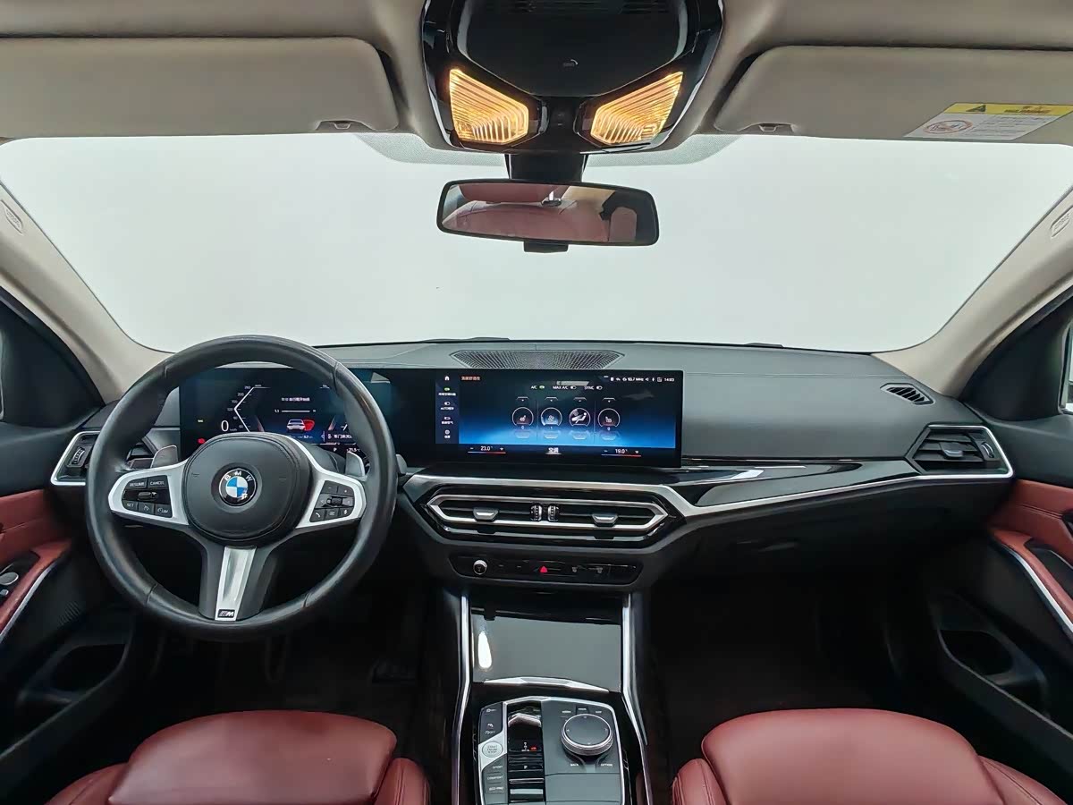 BMW 3 Series 2.0 л 2023 г. Белый, пробег 32000 км