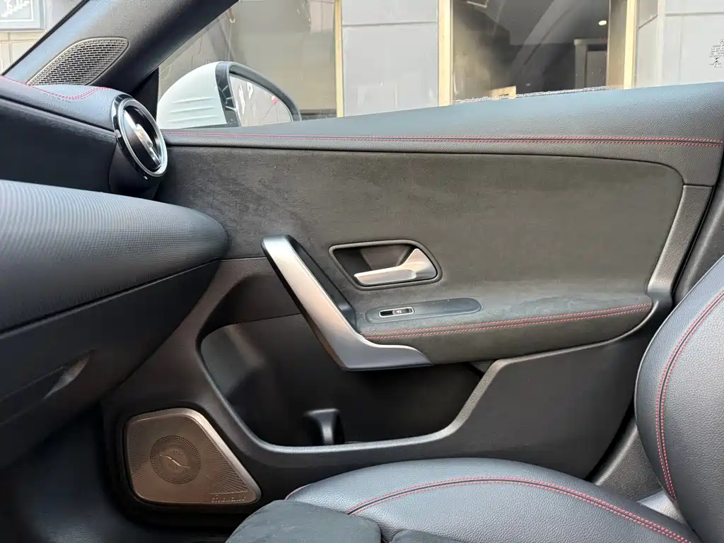 Mercedes-Benz CLA (Import) — миниатюра 28