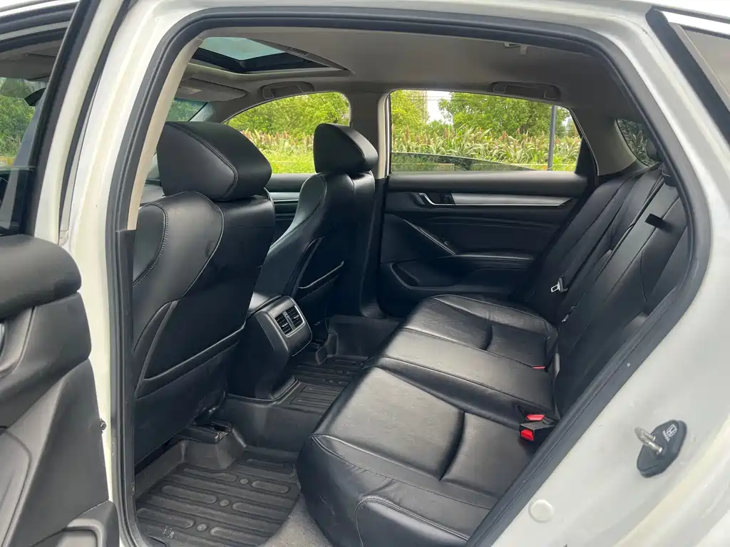 Honda Accord — миниатюра 13