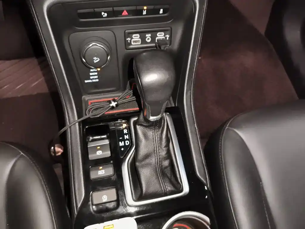 Jeep Grand Commander — миниатюра 15