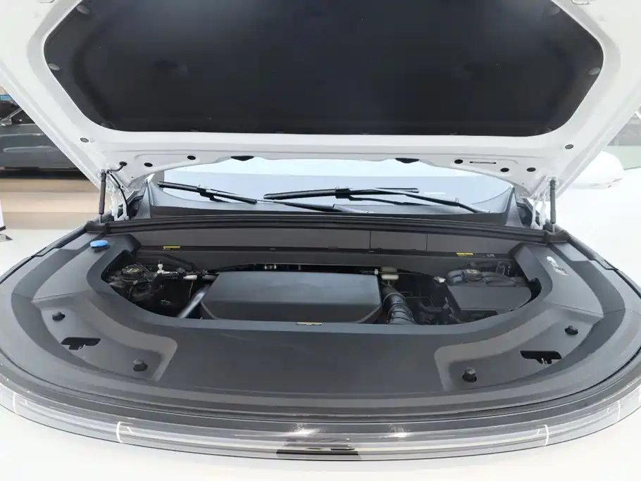 Li Auto Li L8 — миниатюра 12