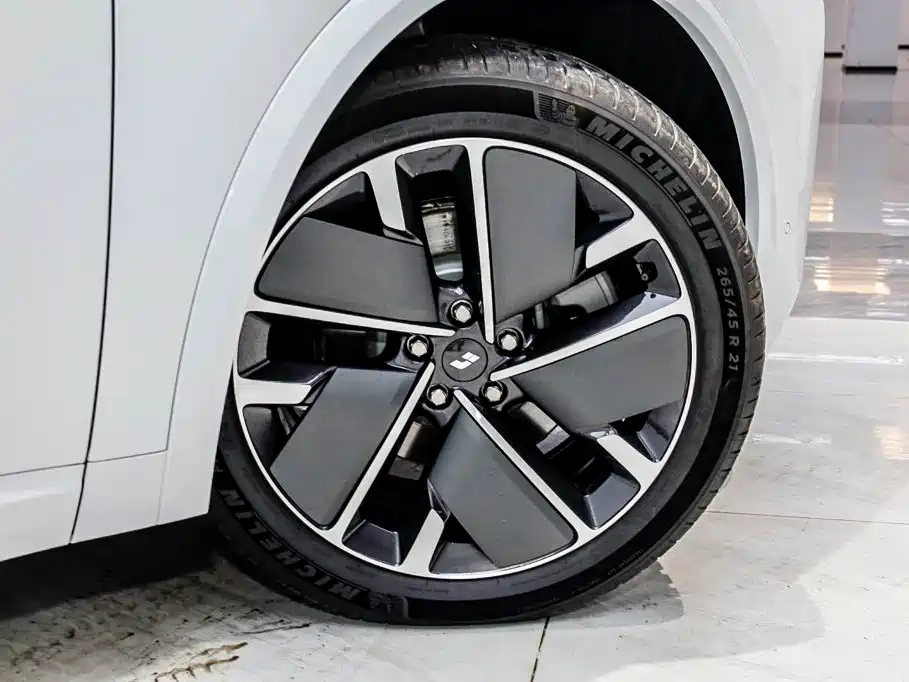 Li Auto Li L8 — миниатюра 27