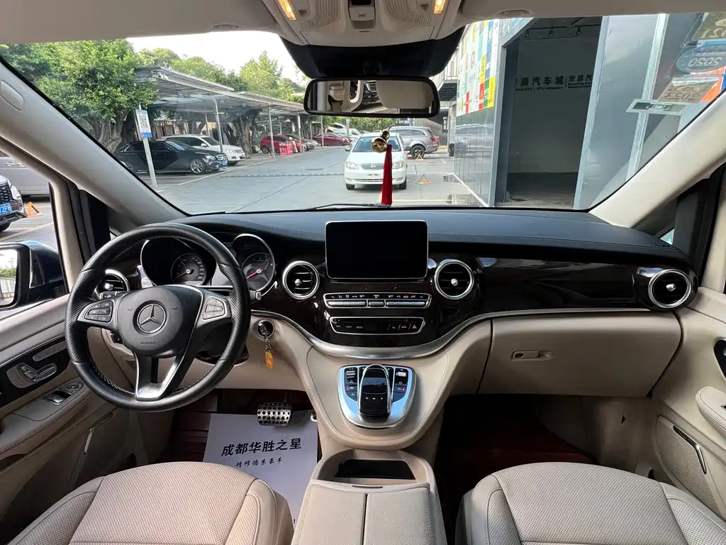Mercedes-Benz V-Class — миниатюра 12