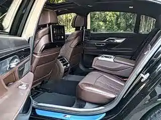 BMW 7 Series — миниатюра 10
