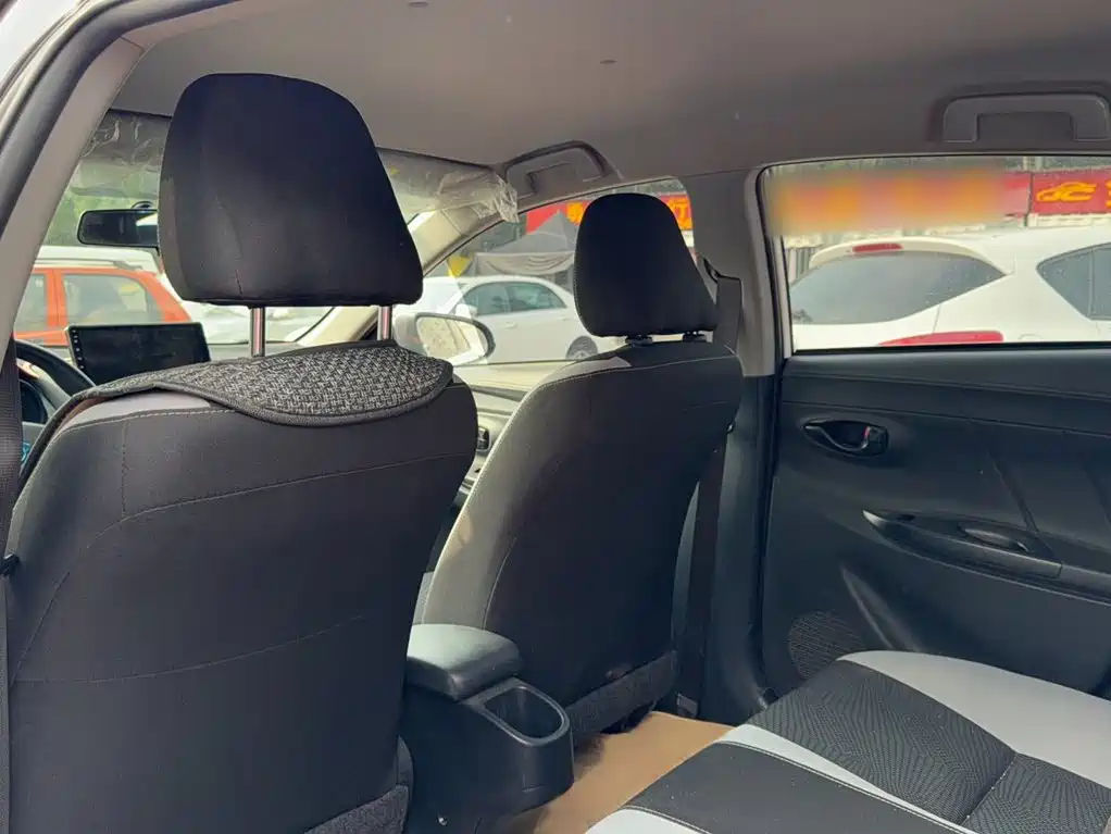 Toyota Yaris L — миниатюра 15
