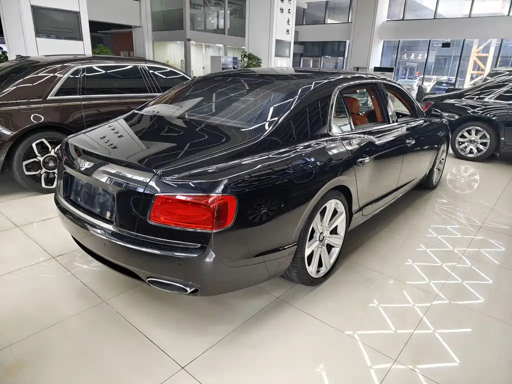 Bentley Flying Spur — миниатюра 13