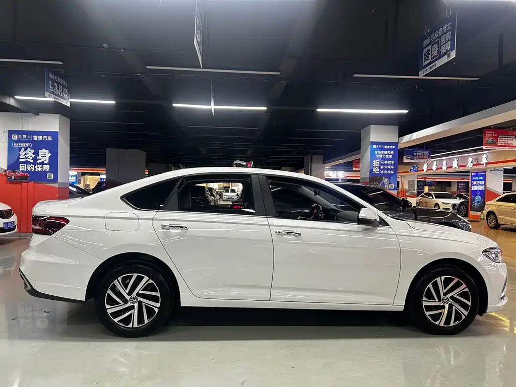 Volkswagen Lavida — миниатюра 4