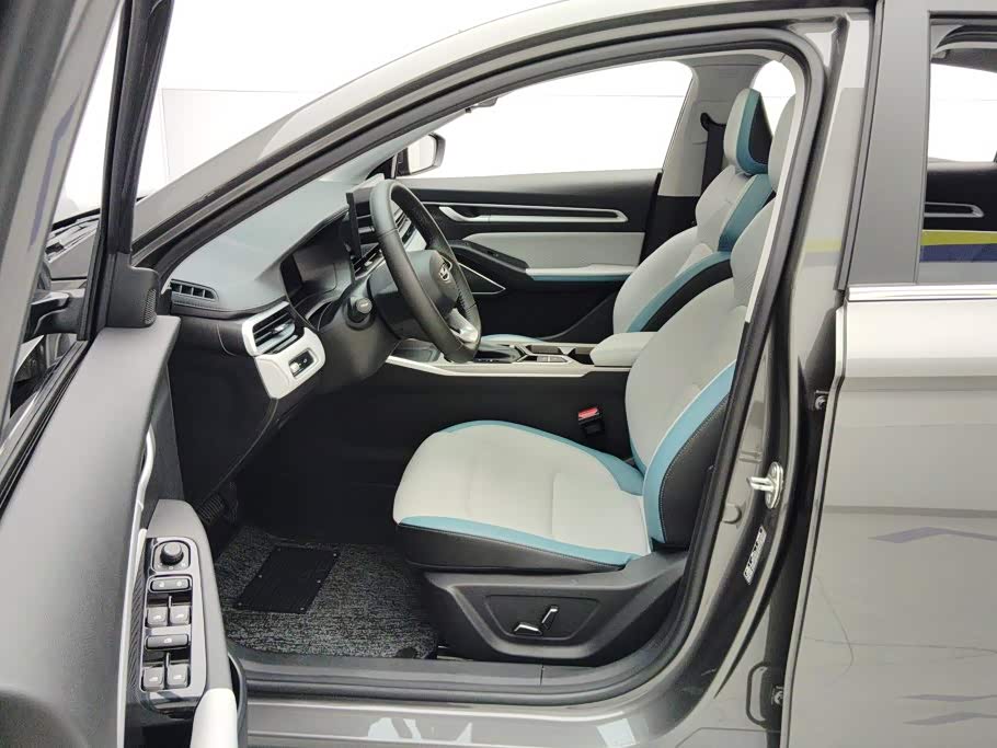 Honda Fit 1.5 л 2024 г. Серебристо-серый, пробег 37500 км