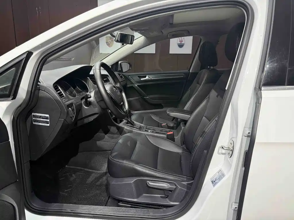 Volkswagen Golf — миниатюра 12