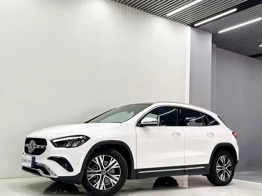 Mercedes-Benz GLA 2024