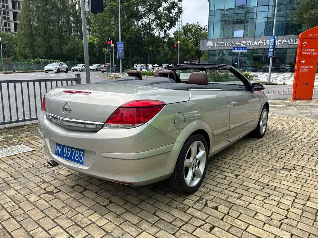 Opel Astra — миниатюра 10